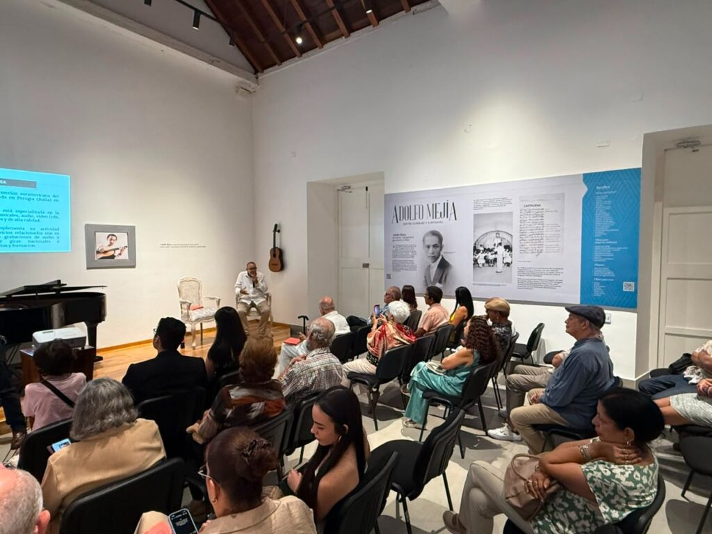 Presentación publico libro Adolfo Mejía